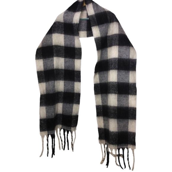 Gap Plaid Recycled Cozy Scarf - Picture 2 of 7